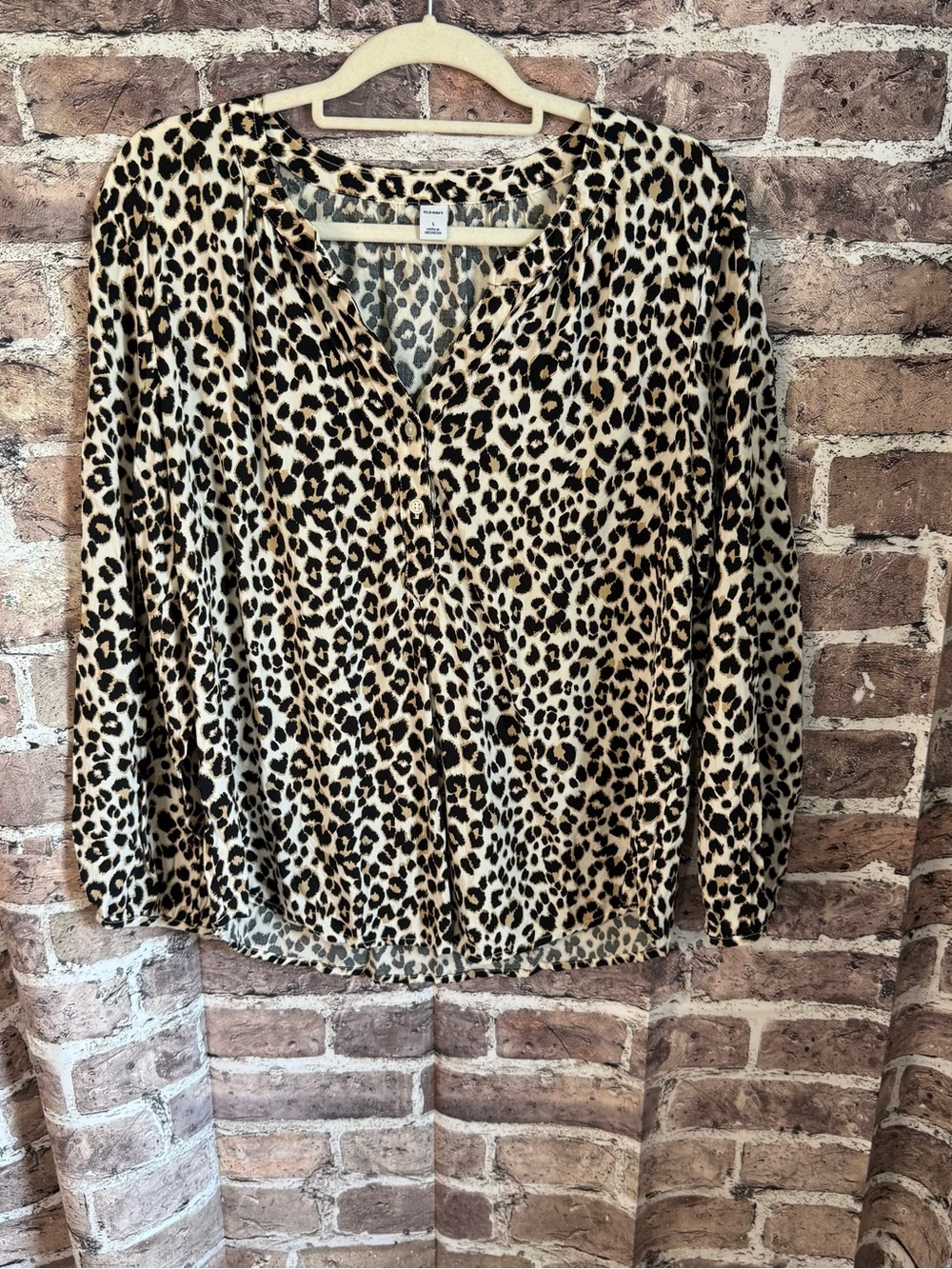 Old Navy Leopard Print V-Neck Blouse - Cream and Black